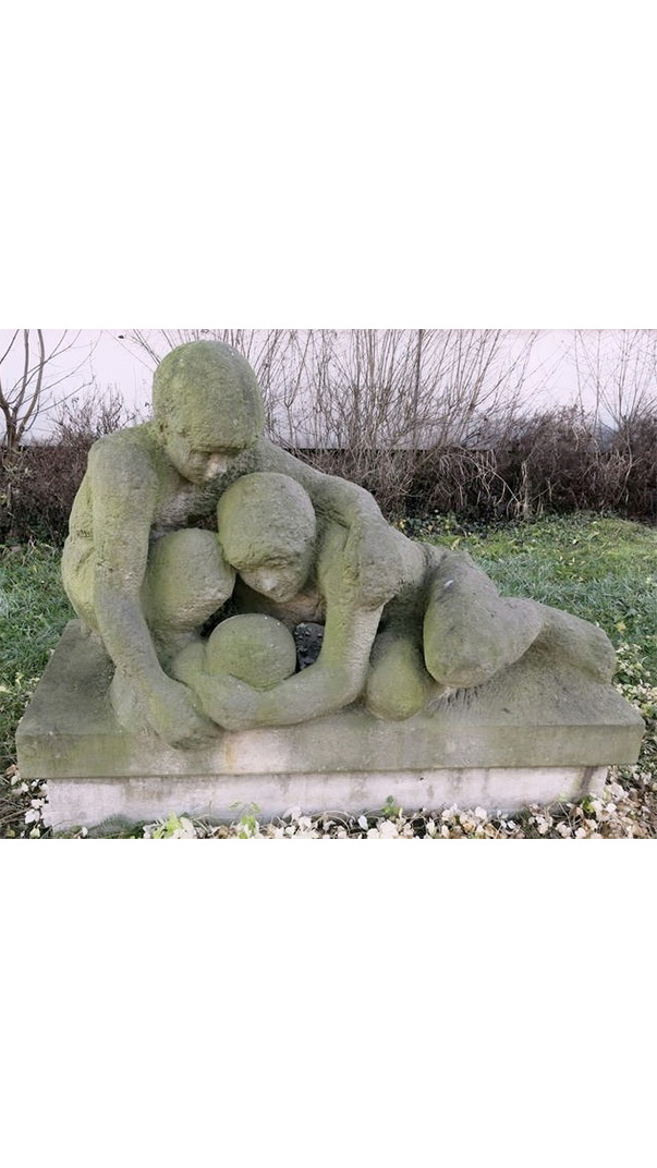 ivan-zalesky-sochy-instalovane-kamen_micove-hry2