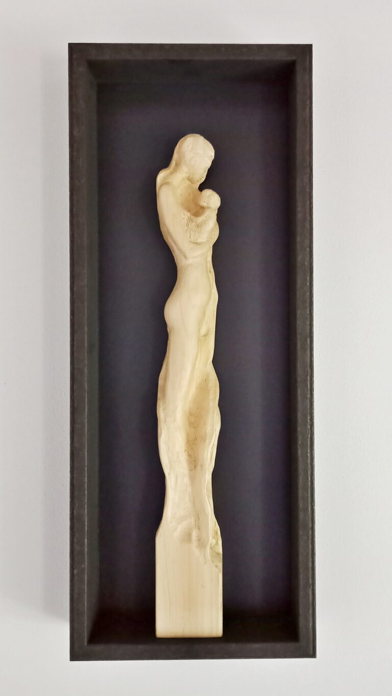 ivan-zalesky-sochy-instalovane-drevo_materno-2