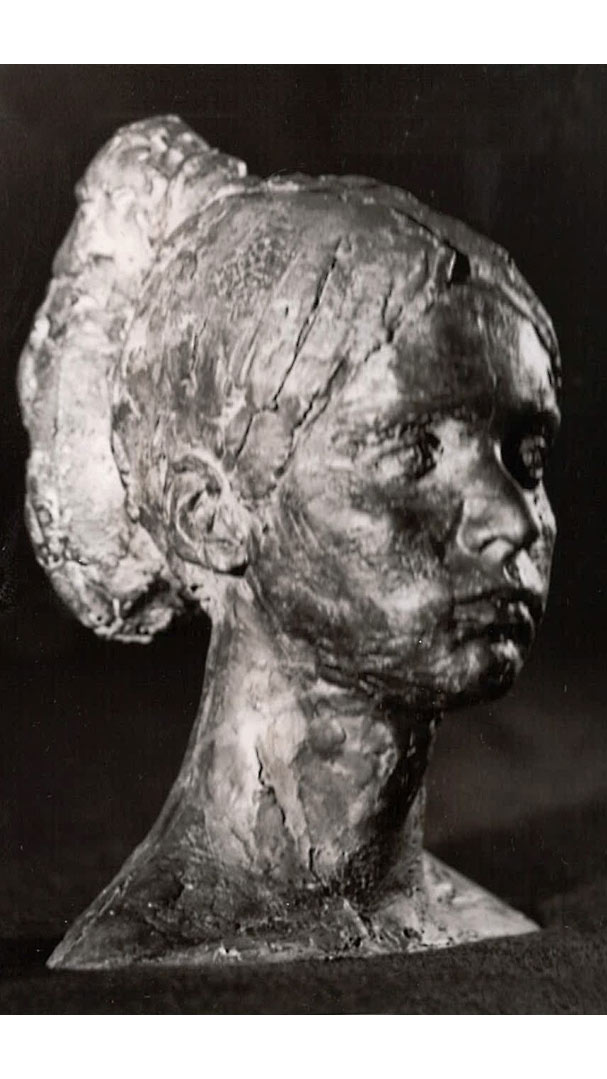 ivan-zalesky-sochy-instalovane-kov-portret